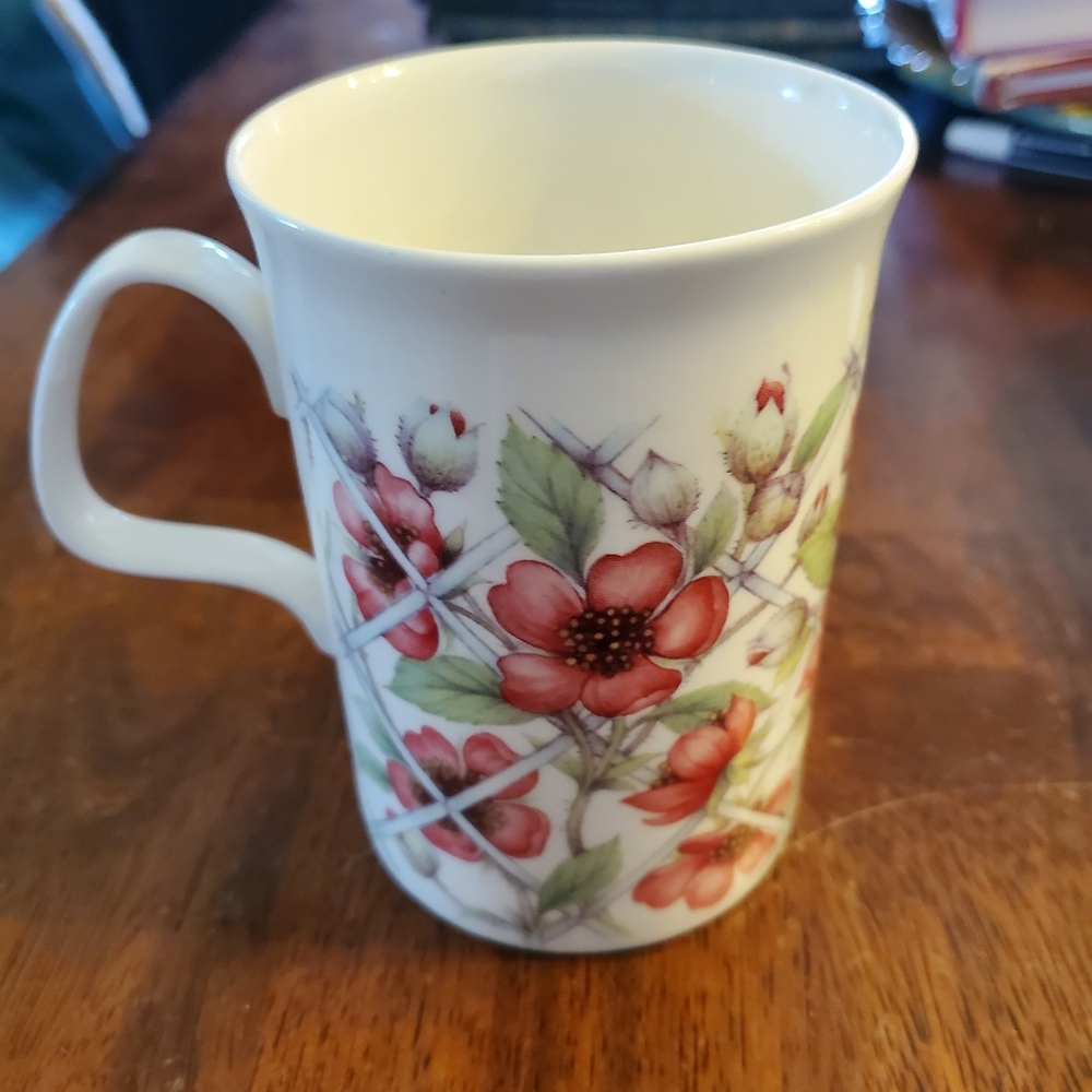 Roy Kirkham Trellis Rose Bone‎ China Mug